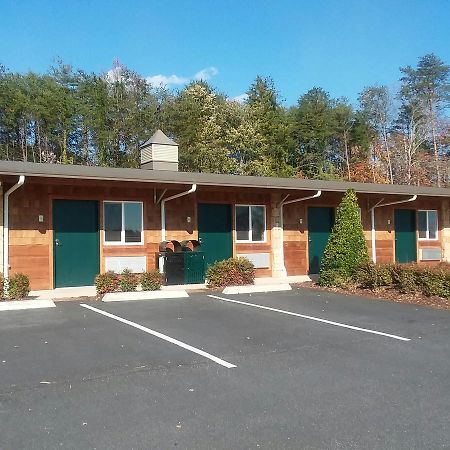 Tryon Resort Mill Spring Bagian luar foto