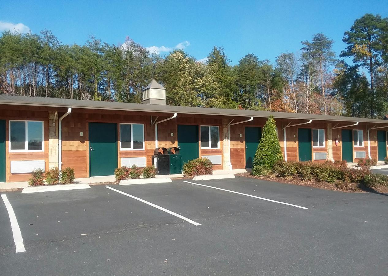 Tryon Resort Mill Spring Bagian luar foto